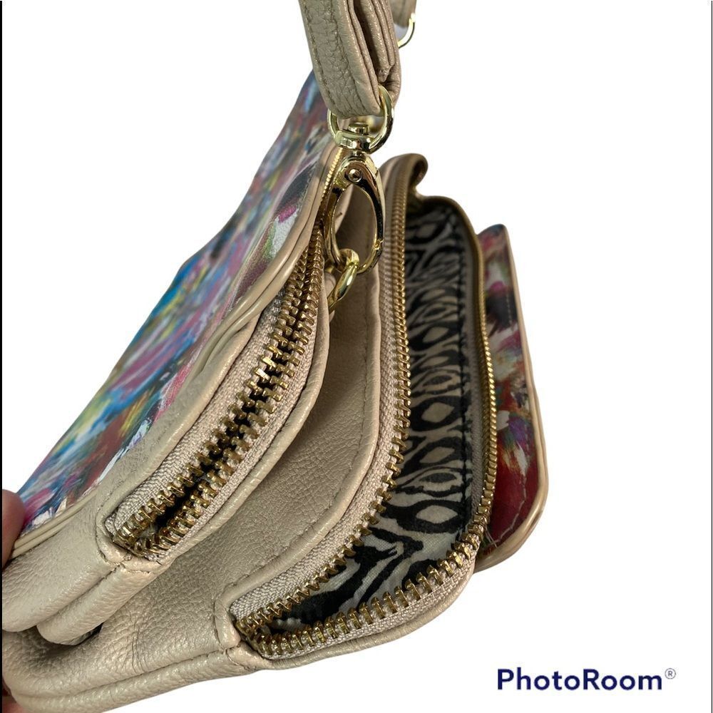 Steve Madden Floral Cross Body Purse - Picture 6 of 9
